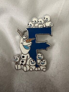 Disney | NWOT F for Frozen Pin